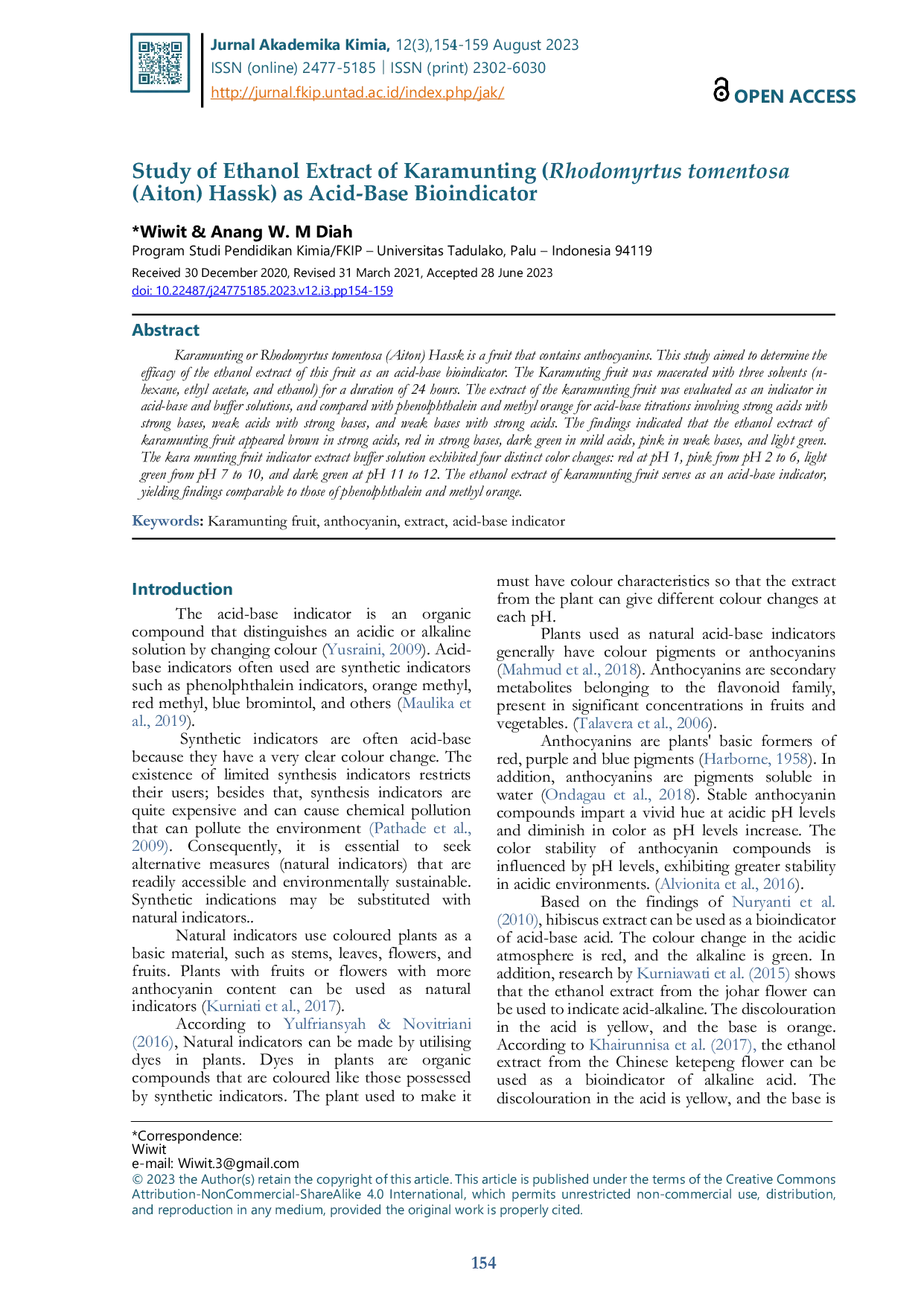 JURIS Studi Ekstrak Etanol Karamunting Rhodomyrtus Tomentosa Aiton Hassk Sebagai Bioindikator Asam Basa